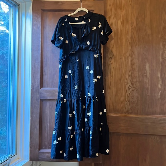 Madewell Dresses & Skirts - Madewell Daisy Midi dress. Size 6.